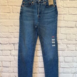Levi’s Wedgie Straight Jean
